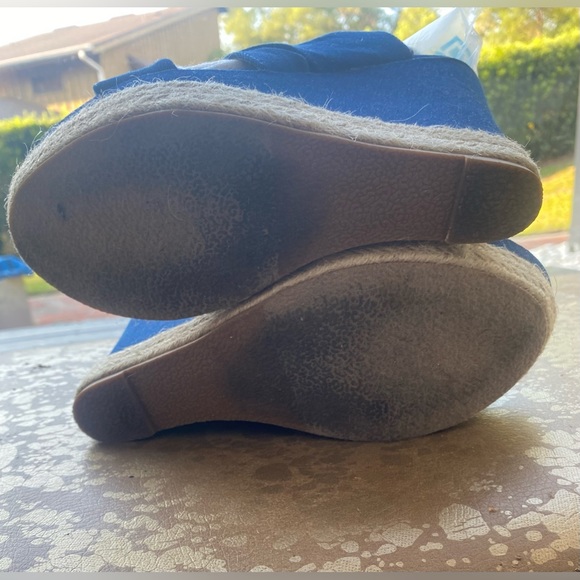 Shoe dazzle platform blue jean upper sandal size 8.5 - Picture 9 of 9